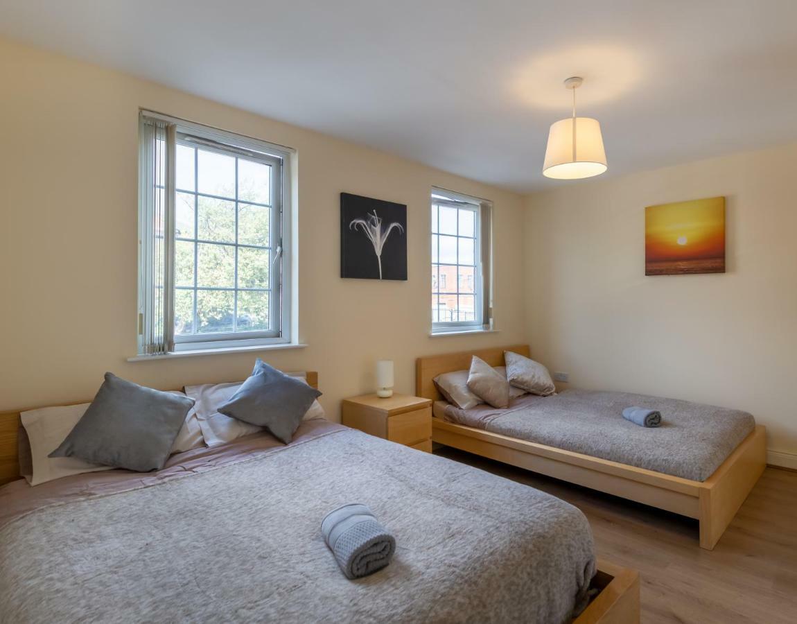 Newcastle City Centre Spacious Town House Free Parking And Wifi Exterior photo